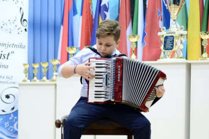 BRAVO! Đorđe (12) iz Bijeljine pobjednik Svjetskog trofeja harmonike u Kini