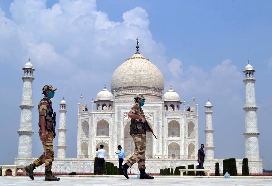 ČUVENI MAUZOLEJ U INDIJI Tadž Mahal evakuisan nakon dojave o bombi