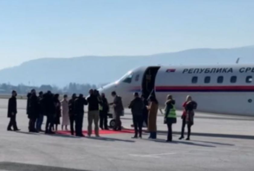 Vučić doputovao u Sarajevo sa donacijom vakcina protiv korone