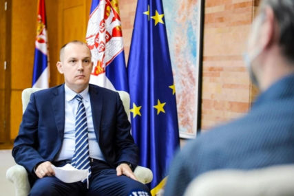U Srbiji se ponovo govori o uvođenju KOVID PROPUSNICA: Dr Lončar objasnio kako bi se ljudi kontrolisali ako se uvedu
