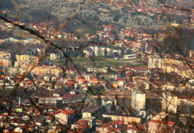 ŽENA 3 MJESECA LEŽALA MRTVA U STANU Stanari zgrade gdje je pronađena starica u Banjaluci u strahu, boje se ZARAZE