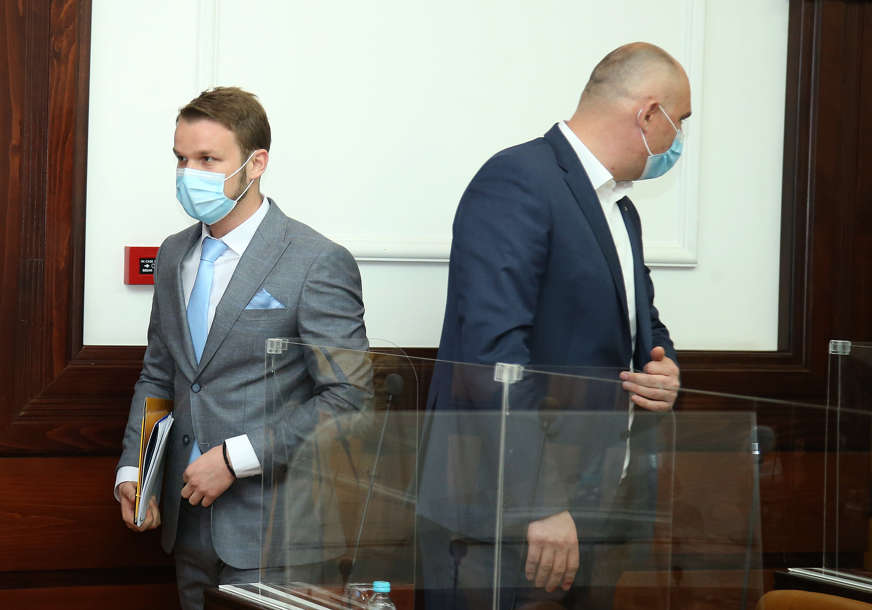 TOPIĆ UZVRAĆA UDARAC Šef kluba odbornika SNSD optužuje Stanivukovića da je počinio krivično djelo