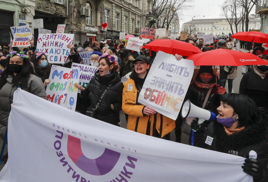 IZAŠLE NA ULICE KIJEVA Hiljade Ukrajinki marširalo protiv porodičnog nasilja