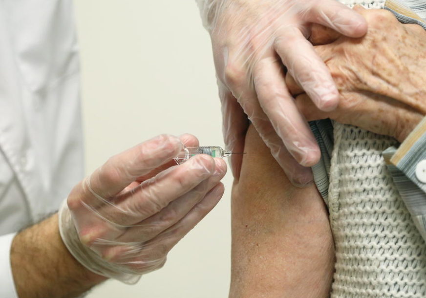 "LJUTA SAM" Influenserka kritikovala organizaciju vakcinisanja