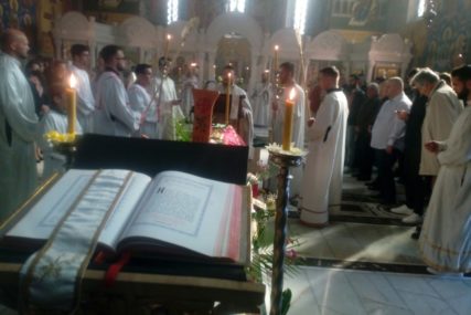 HERCEGOVINA ŽALI ZA VLADIKOM Sveta božanstvena liturgija povodom smrti Atanasije (FOTO)