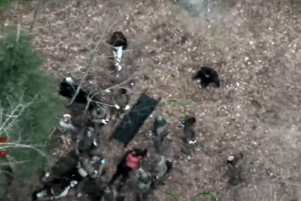 Migranta ubila mina u Hrvatskoj: Policija satima izvlačila 10 osoba iz minskog polja (VIDEO)