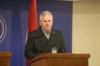 "Umjesto o zaduženju, oni pričaju o razdruženju" Stanić smatra da SNSD koristi pojedine tačke u dnevno političke svrhe
