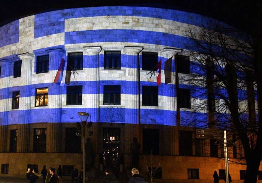 ČESTITKA DANA NEZAVISNOSTI Predsjednička Palata u Banjaluci u bojama grčke zastave (FOTO)