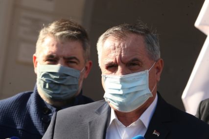 "Cilj je da za tri mjeseca vakcinišemo što više ljudi" Višković poručio da je Srpska u pregovorima da za 15 dana dobije 100.000 vakcine Sputnjik