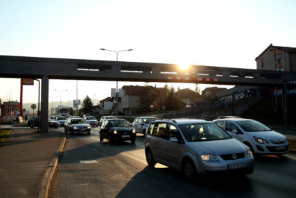 Vozači, imajte strpljenja: Velika gužva na graničnom prelazu u Velikoj Kladuši