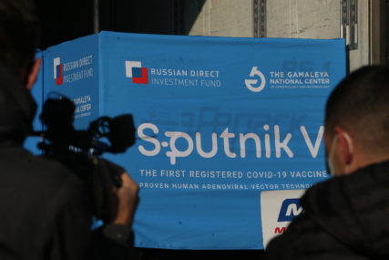"UMIRU ZA SVOJ NOVAC" Šef centra koji je napravio "Sputnjik V" tvrdi da je oko 80 odsto Rusa kupilo potvrde o vakcinaciji