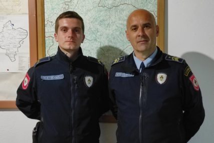 Mladiću skinilu omču s vrata: Policajci u zadnji trenutak spriječili samoubistvo