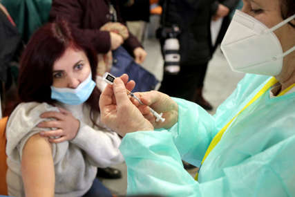 NABAVILI 192.000 KINESKIH VAKCINA Počelo masovno vakcinisanje stanovništva u Albaniji