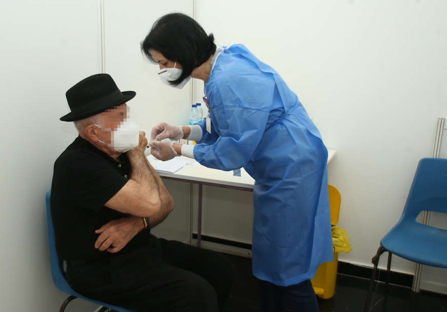 SUTRA NASTAVAK VAKCINACIJE Imunizacija starijih osoba u Kostajnici