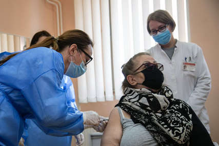 "Ljekari pregledom odlučuju ko može da primi vakcinu" Imunizacija stanovnika starijih od 65 godina u Prijedoru