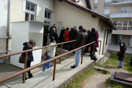 "Primiće prvu komponentu vakcine Sputnjik V" Počela imunizacija 60 zdravstvenih radnika u Trebinju