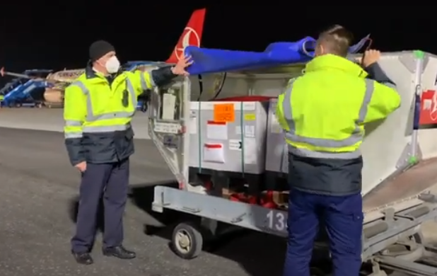 OGOĐENA ISPORUKA ZA BiH Avion s doniranim vakcinama iz Turske nije poletio iz Istanbula zbog tehničkog kvara