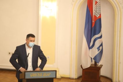 “Stanivuković i njegov tim NE NOSE MASKE” Đajić pozvao Gradsku upravu da pomogne UKC Srpske