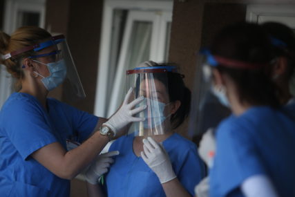 "PRIJETNJA ZDRAVLJU I ŽIVOTU" Sindikat medicinskih sestara u SAD protiv toga da vakcinisani ne nose maske