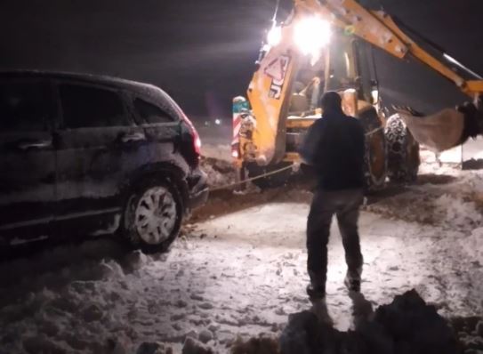 Drama sa mećavom: Komunalci izvlačili zavijane putnike iz sniježne oluje na Zlatiboru