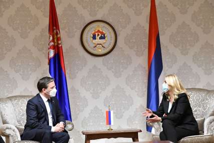 Cvijanovićeva se sastala sa Selakovićem “Za dalje jačanje saradnje Srpske i Srbije”