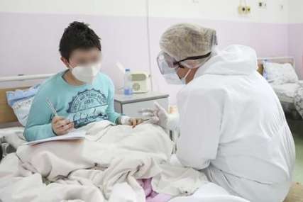 "Još su u teškom stanju" Ljekar o kliničkoj slici dječaka (17), djevojčice (16) i petomjesečne bebe koji su na respiratoru zbog korone