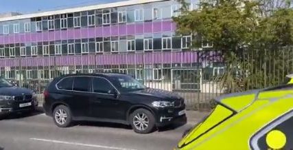 Policija evakuisala studente: Pucnjava kod koledža u Engleskoj (VIDEO)