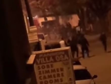 Uhapšeno 10 navijača: Huligani napadali građane Mostara, jedna osoba teško povrijeđena (VIDEO)