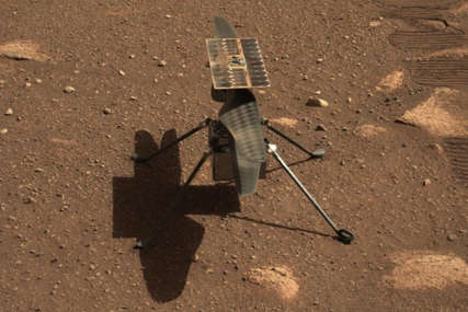 NASA pokušava ISTORIJSKI LET mini helikoptera na Marsu