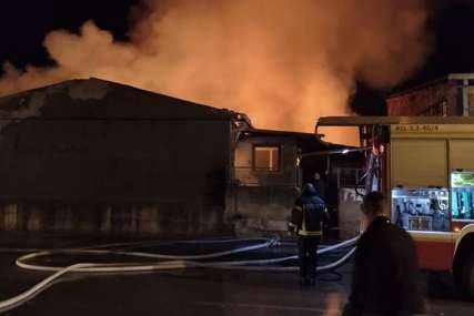 Bez domova ostalo deset porodica u Nišu "Zapalio se dimnjak kod komšinice, sve je izgorjelo u trenu"