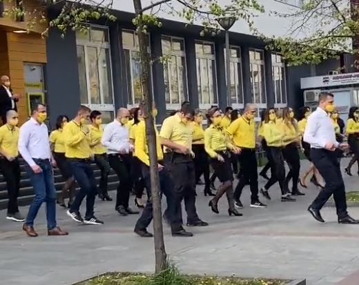 Banjalučki poštari su oduševili region, a razlog za njihov ples je FENOMENALAN (VIDEO)