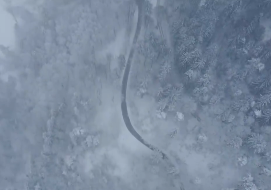 Ledeni talas stigao u Sloveniju: Zbog snijega zatvoreni putevi, na primorju bura (FOTO, VIDEO)