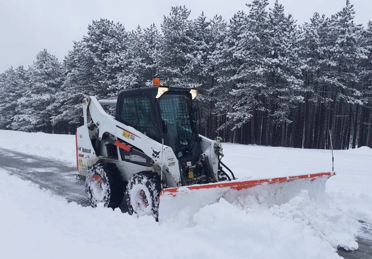 Do nekih mjesta samo terenskim vozilima: Snijeg napadao na Zlatiboru i Tari, temperatura pala na minus 5 stepeni