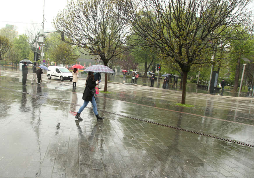 Neka kišobran bude uz vas: Vrijeme u BiH oblačno i svježije sa padavinama
