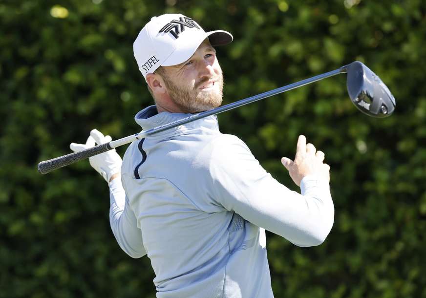 Golfer zbog udarca zagazio u vodu, aligator je sve posmatrao