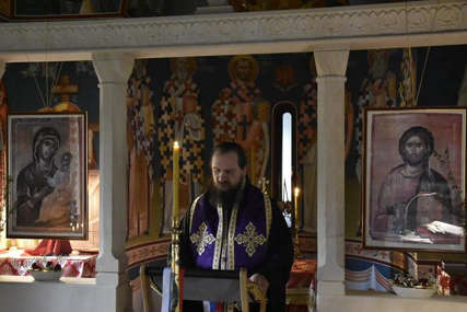 Pravoslavni vjernici obilježavaju Veliki četvrtak: Vladika Sergije služio veliko bdenije u manastiru Rmanj