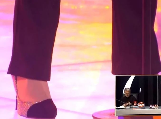 Pjeva, a noge se TRESU KAO PRUT: Snimak kandidatkinje Zvezde Granda koja od treme jedva stoji na nogama (VIDEO)