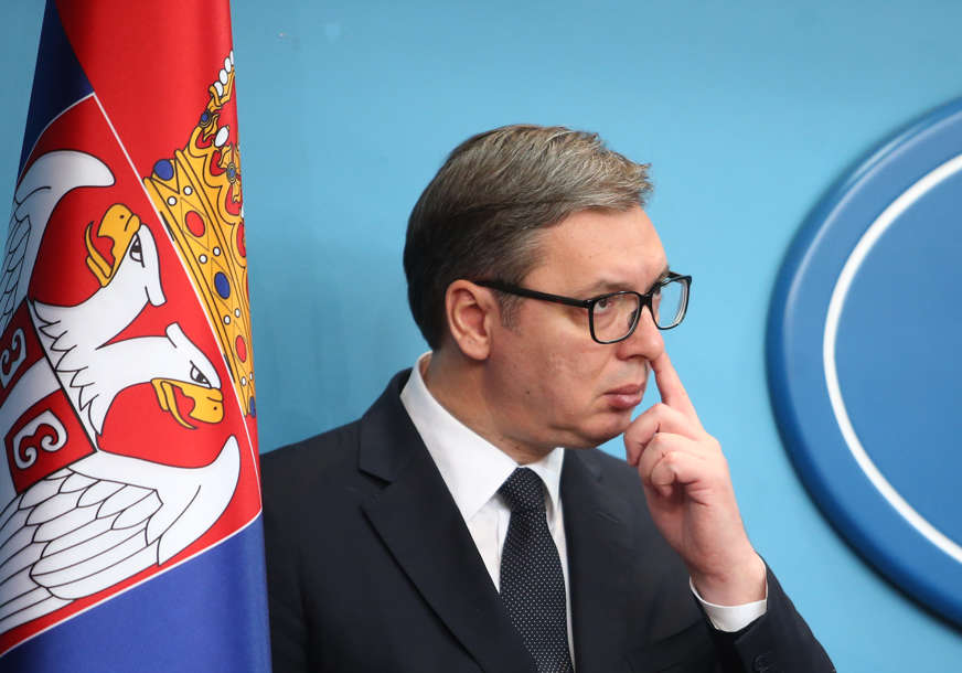 "SUMNJAM NA JEDNU ŽENU" Vučić komentarisao "non pejper", tvrdi da je autor fantastično upućen