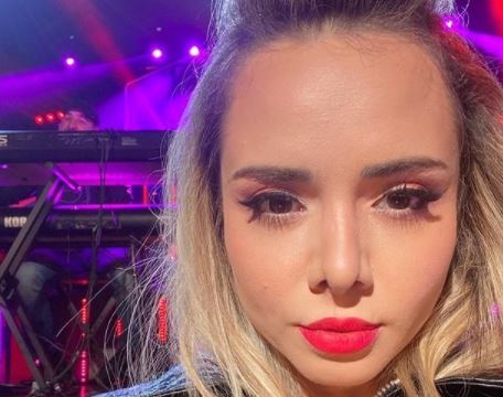 "Jadan od NULA DO ANA ŠTAJDOHAR" Pjevačica šokirala javnost uvredama na račun žena koje nemaju djecu