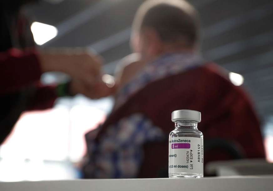Nezadovoljni kašnjenjem doza: Danska trajno prekida vakcinaciju AstraZenekom