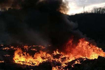 INTERVENISALI VATROGASCI Ugašen požar na bivšoj deponiji smeća