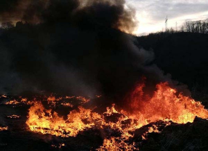 INTERVENISALI VATROGASCI Ugašen požar na bivšoj deponiji smeća