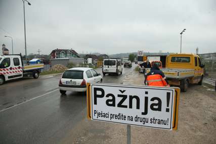 Nakon višegodišnjeg čekanja: Počela rekonstrukcija opasne raskrsnice u Ramićima (FOTO)