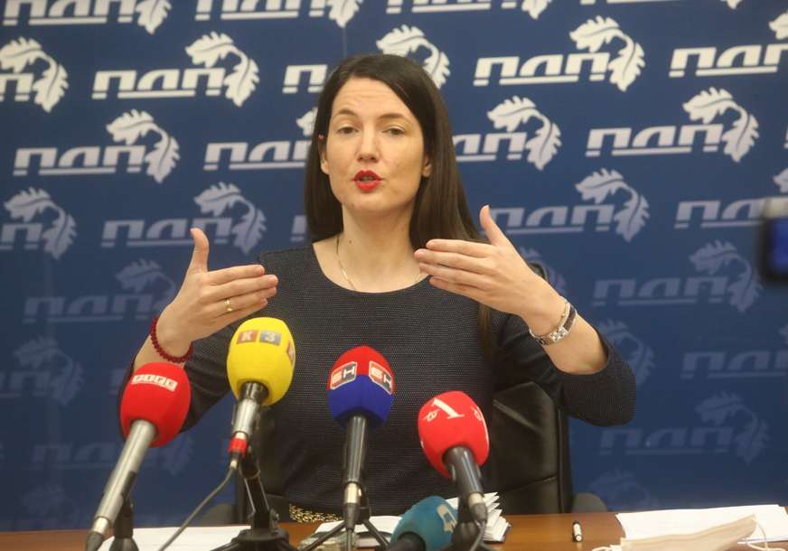 "Umjesto mirnog razdruživanja, mirno UDRUŽIVANJE FUNKCIJA" Jelena Trivić oplela po predsjednici Srpske
