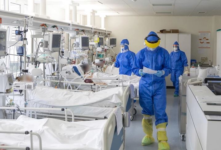 Korona BUKTI U REGIONU: Pritisak na bolnice veliki, raste broj preminulih od opasnog virusa