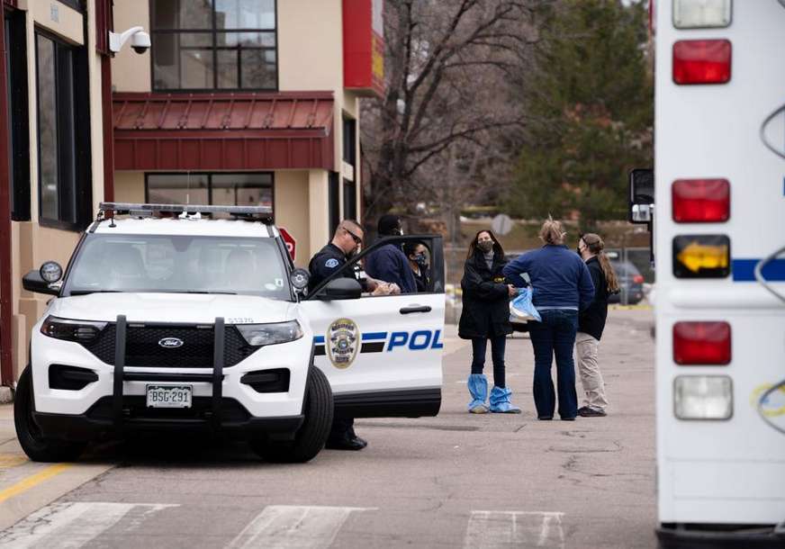 HAOS U AMERIČKOJ ŠKOLI Djevojčica donijela pištolj u školu pa pucala, ranila tri osobe