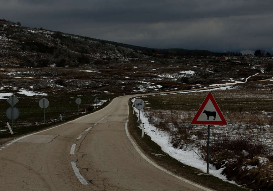 Hladno vrijeme donosi prve probleme: Na putevima širom Srpske poledica zbog minusa