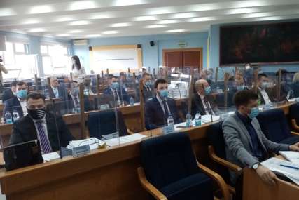 NIJE PRIHVAĆENA OSTAVKA JAVORA Odbornici u Skupštini grada Prijedora čekaju rezultat istrage