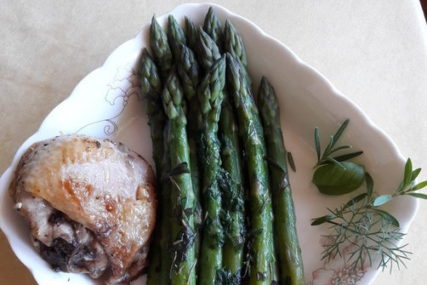 Špargle s prelivom: Najjednostavniji način za pripremu ovog ukusnog i zdravog povrća
