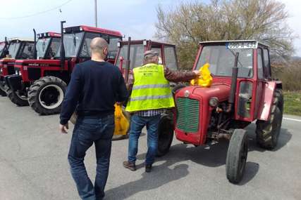 PREVENTIVNA KAMPANJA Traktoristi dobili žuta rotaciona svjetla i prsluke